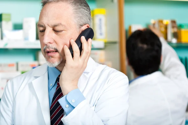 Farmacista al lavoro — Foto Stock