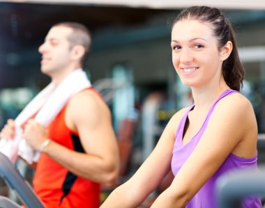 Fitness yapıyor