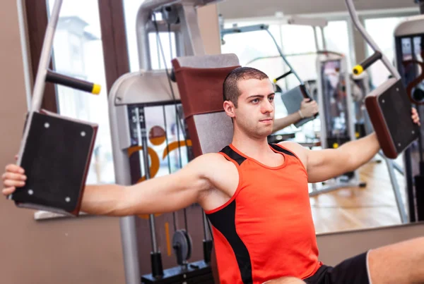 Brustmuskeltraining — Stockfoto