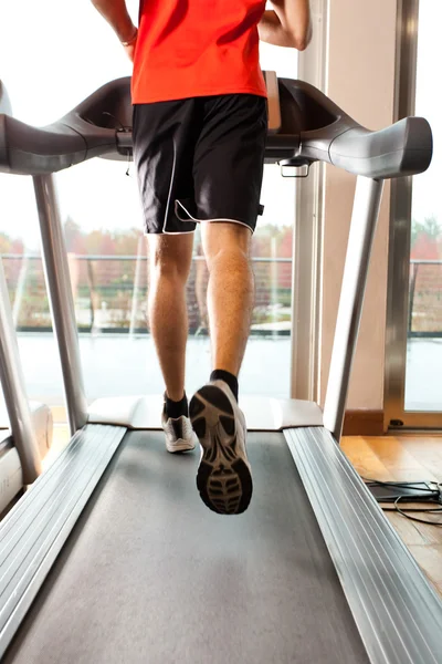 Mann beim Fitnesstraining — Stockfoto