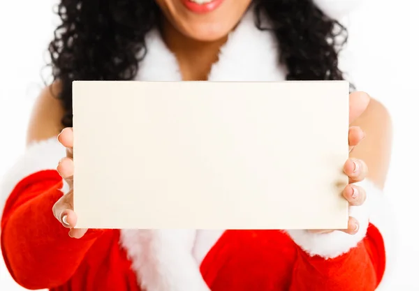 Mujer sosteniendo una tarjeta de felicitación — Foto de Stock