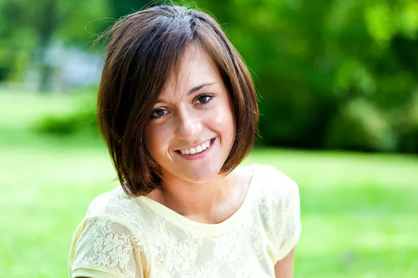 Retrato de mujer joven —  Fotos de Stock