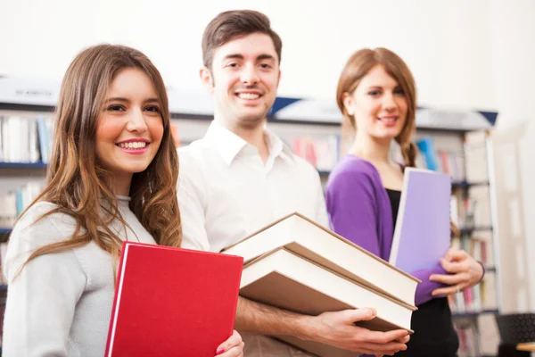 Grupo de estudantes felizes — Fotografia de Stock