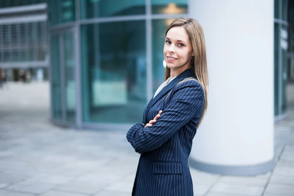 Outdoor business woman portrait — Stock Photo, Image