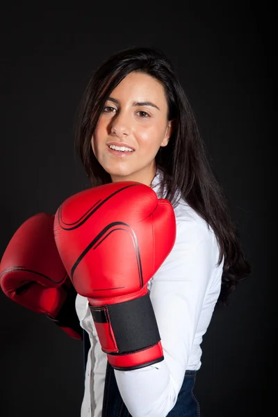 Retrato de una joven con guantes de boxeo —  Fotos de Stock