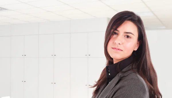 Retrato de mujer joven —  Fotos de Stock