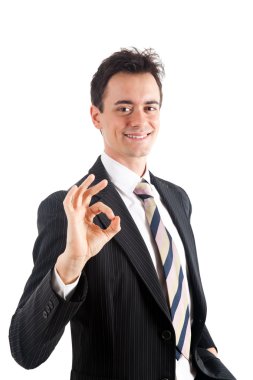 genç işadamı eliyle ok işareti yapıyor