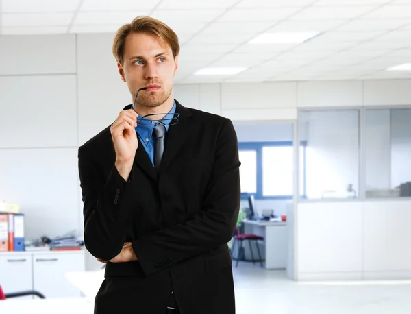 Retrato de homem de negócios pensativo — Fotografia de Stock