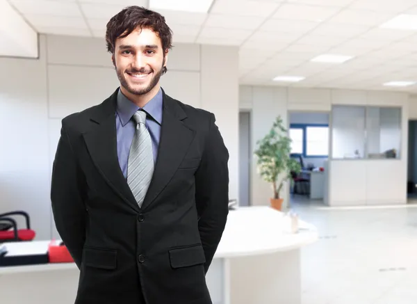 Retrato de joven empresario confiado —  Fotos de Stock