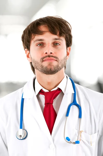 Portrét mladého lékaře — Stock fotografie