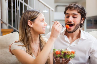 bir salata yemek Çift