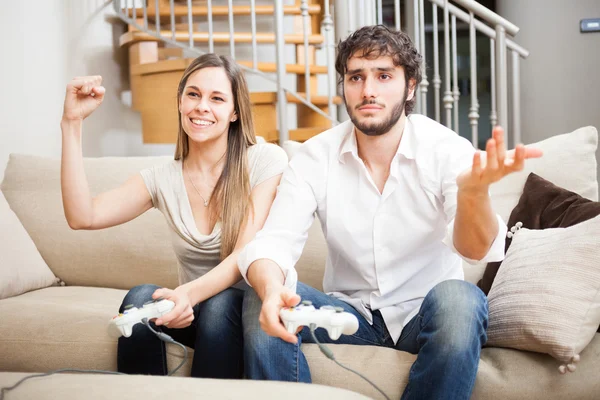 Videojátékozó pár — Stock Fotó