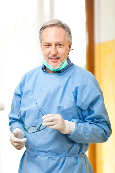 Ritratto dentista senior — Foto Stock