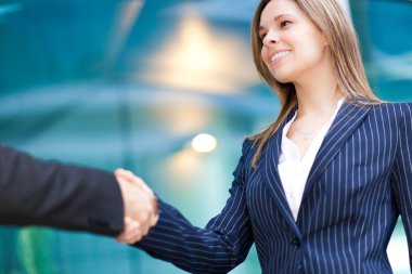 İş Adamları Tokalaşıyor