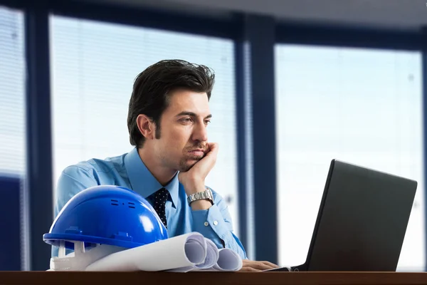 Ingenieur bei der Arbeit — Stockfoto