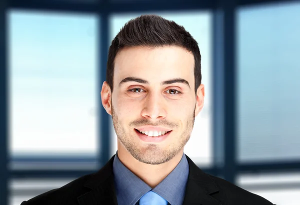 Joven hombre de negocios feliz — Foto de Stock