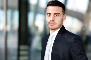 Şehirde açık iş adamı