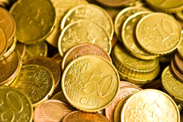 Monedas en euros —  Fotos de Stock