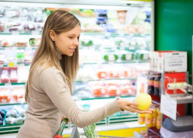 süpermarkette alışveriş