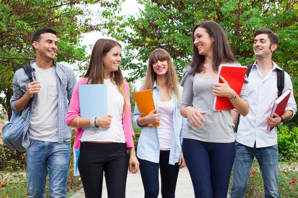 Studenten naar school te gaan Stockfoto