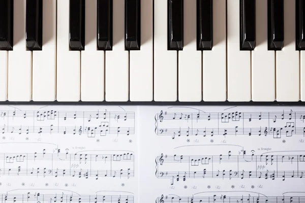 Piano keyboard — Stockfoto