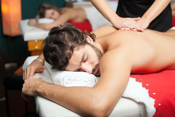 Man met een massage — Stockfoto