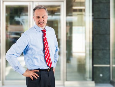 gülümseyen iş adamı