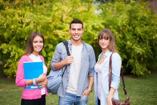 Vänliga studenter — Stockfoto