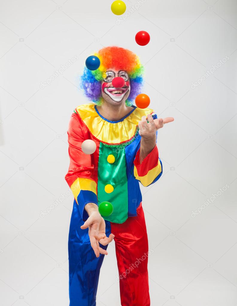 Clown juggling balls