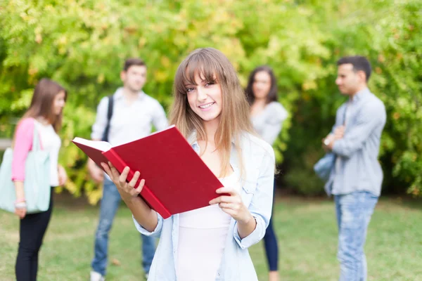 Lachende student — Stockfoto