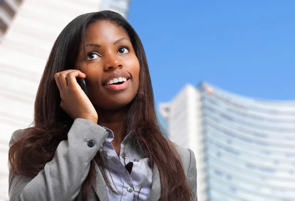 Businesswoman talking on the phone — Stock Photo, Image