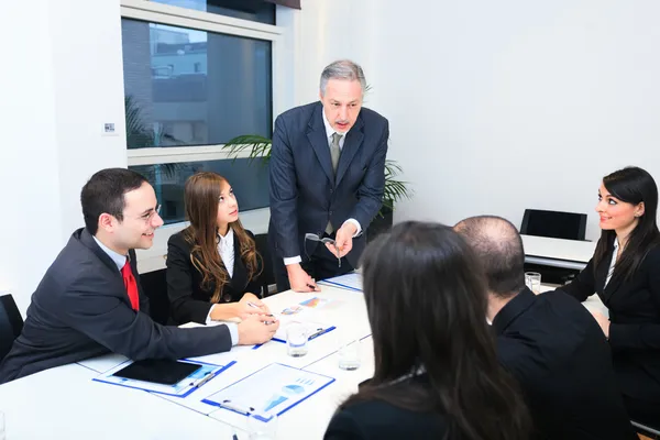 Les gens d'affaires au travail — Photo