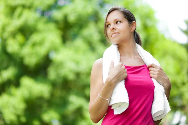 Fitness junge Frau — Stockfoto