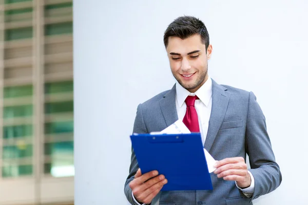 Smiling businessman — Stock Photo, Image