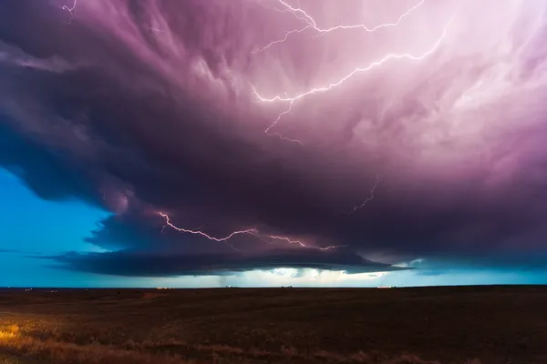 Молниеносная буря — стоковое фото