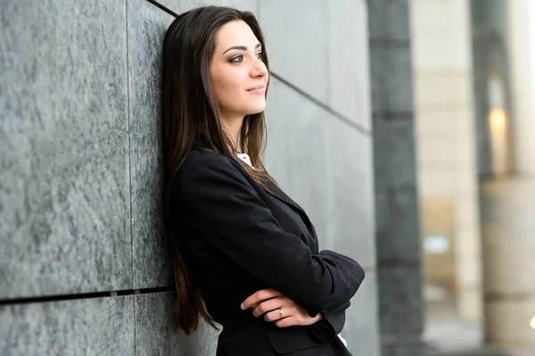 Businesswoman Portrait Lying Wall Outdoor — Stock Photo, Image