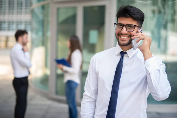 Zakenman Praten Mobiele Telefoon — Stockfoto