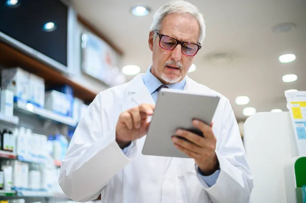 Senior Pharmacist Working Tablet His Store — Stock Photo, Image