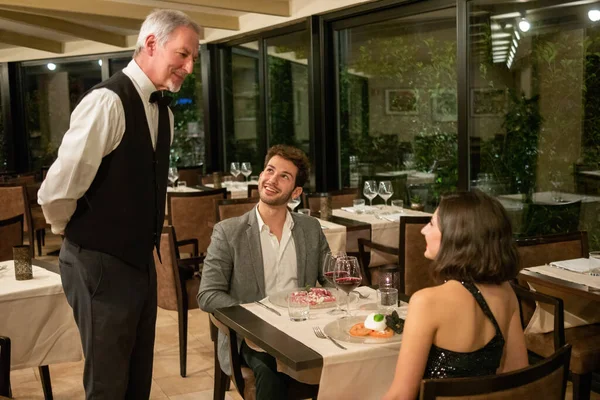 Waiter Talking Customers Luxury Restaurant — Stock Photo, Image