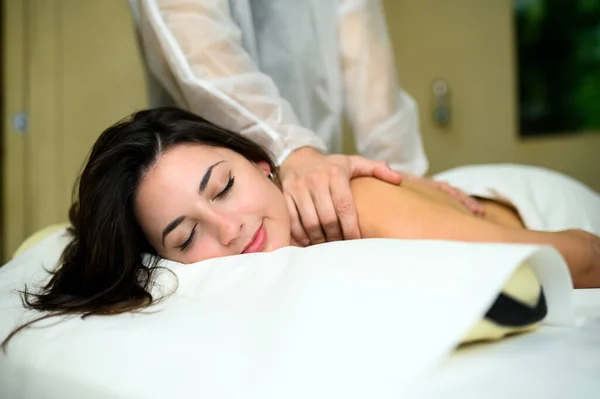 Relaxed Woman Receiving Massage Spa — Stock Photo, Image