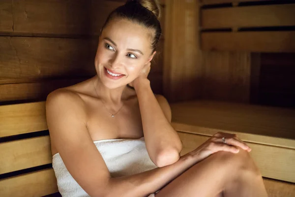 Frau Dampfbad Sauna Entspannen — Stockfoto