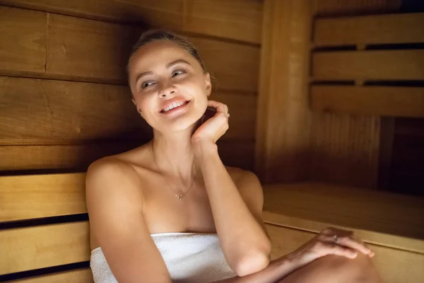 Woman Steam Bath Sauna Relax — Stock Photo, Image