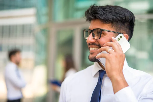 Zakenman Aan Het Praten Zijn Zakelijke Smartphone Zakelijk Gesprek B2B — Stockfoto