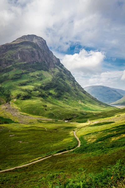 Sendero en las tierras altas de Escocia — Foto de Stock