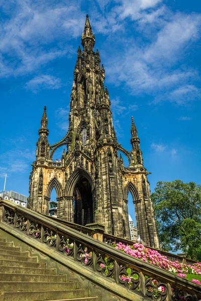 Udsigt over Scott Monument i Skotland - Stock-foto