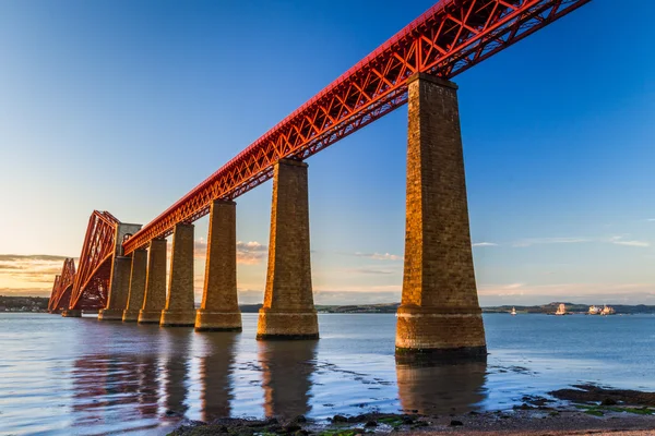 Sunset over river and bridge in Scotland — Stock Photo, Image