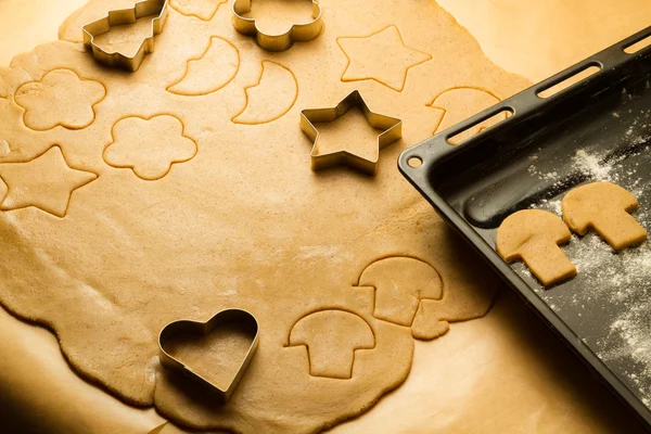 Biscuits au pain d'épice juste avant la cuisson — Photo