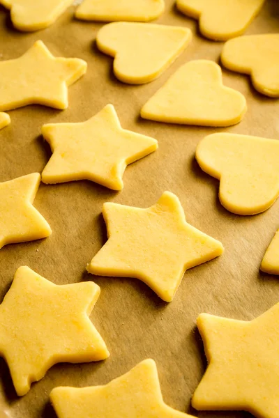 Christmas cookies ready for baking — Stock Photo, Image