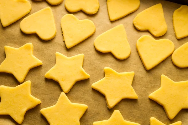 Homemade Christmas cookies on a baking tray — Stock Photo, Image