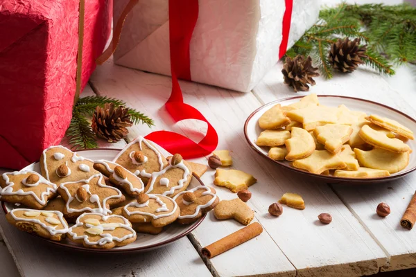 Snacking homemade christmas cookies on a plate — Stock Photo, Image